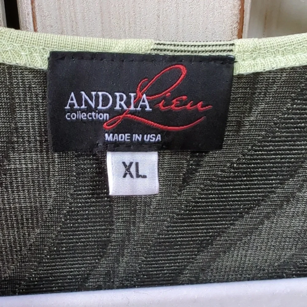 Andria Lieu Collection, pastel green and grey knit blazer. XL